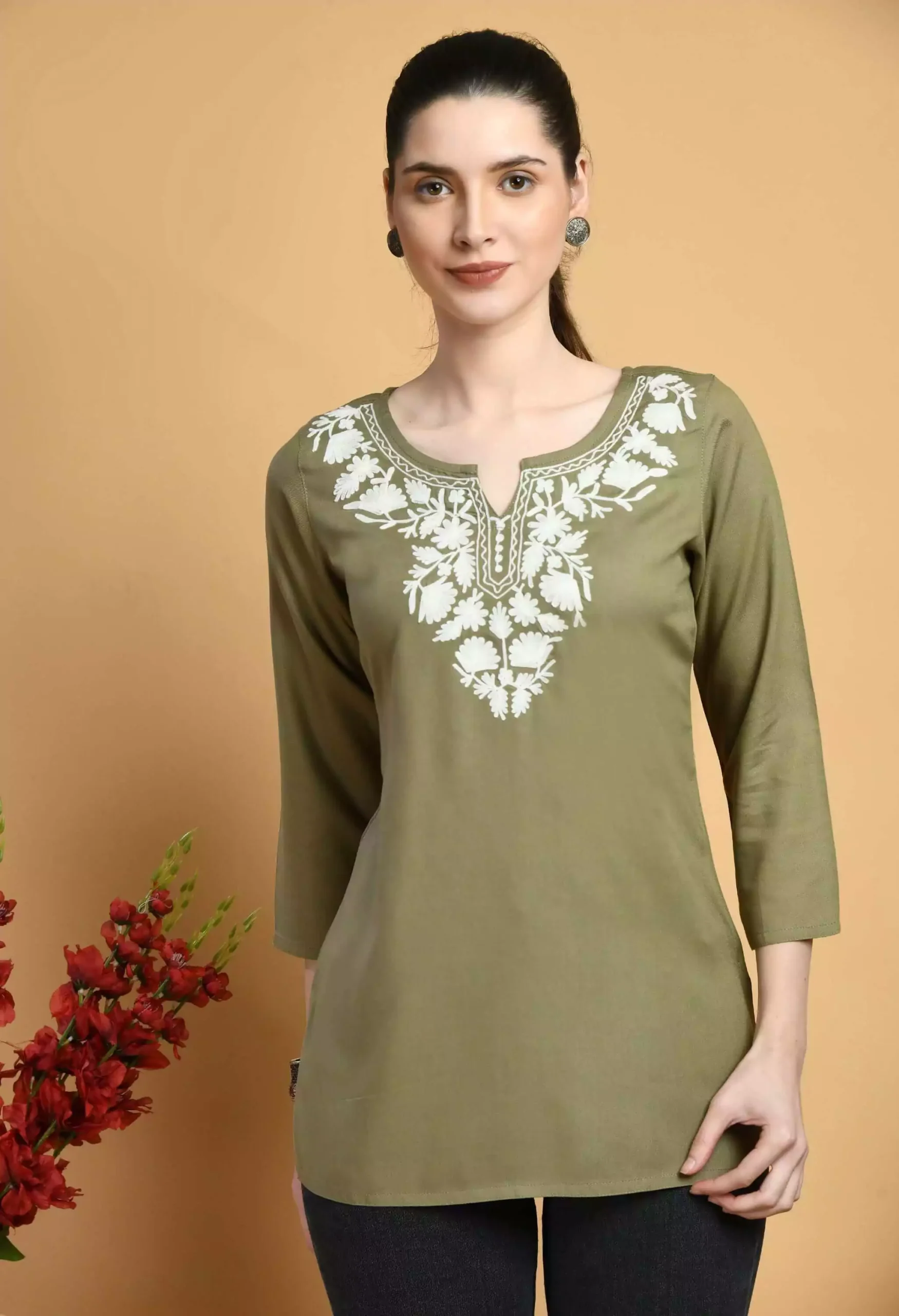 olive-off-white-short1-scaled-1.webp